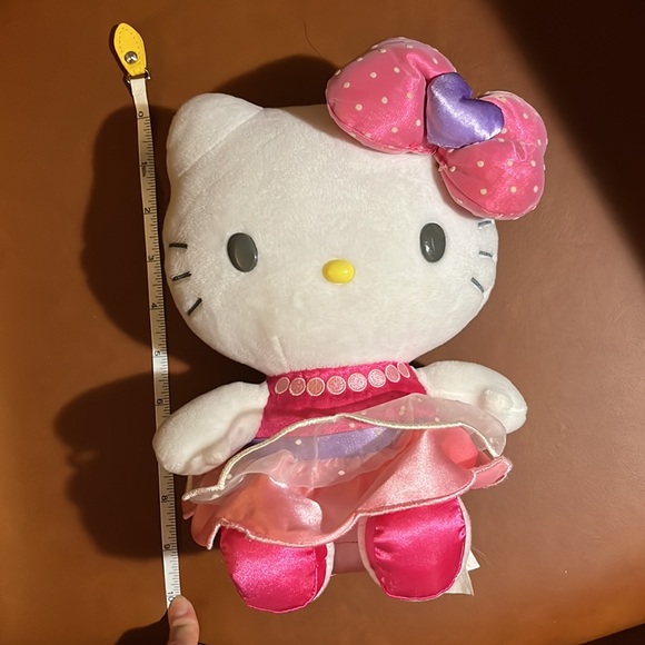 Hello Kitty stuffie - Picture 4 of 4
